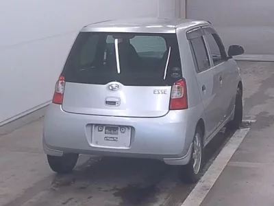 Daihatsu Esse