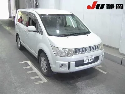 Mitsubishi DELICA D5