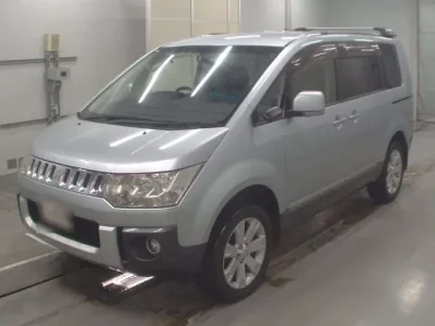 Mitsubishi DELICA D5