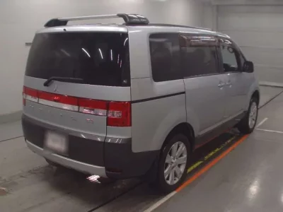 Mitsubishi DELICA D5