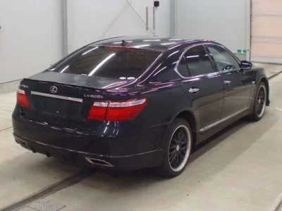 Lexus LS
