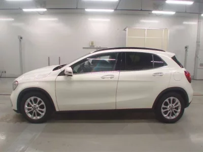 Mercedes-Benz GLA CLASS