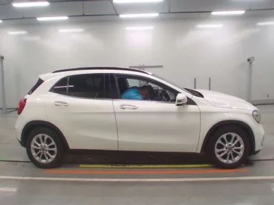 Mercedes-Benz GLA CLASS