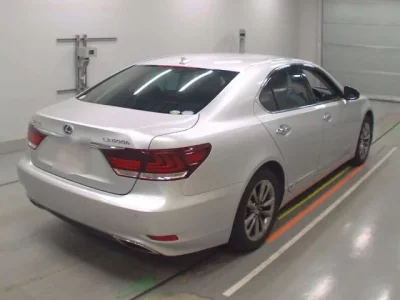 Lexus LS
