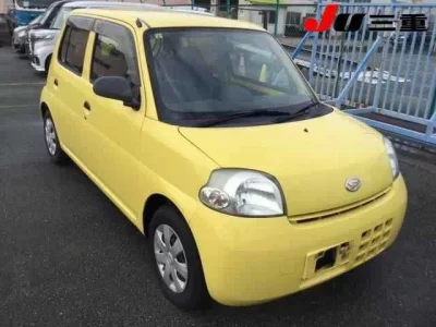 Daihatsu Esse