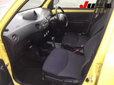 Daihatsu Esse