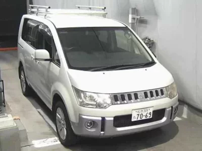 Mitsubishi DELICA D5