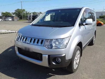 Mitsubishi DELICA D5