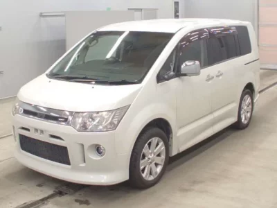 Mitsubishi DELICA D5