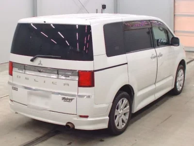 Mitsubishi DELICA D5