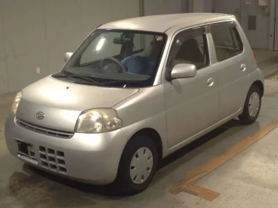 Daihatsu Esse