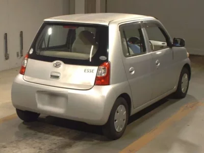 Daihatsu Esse