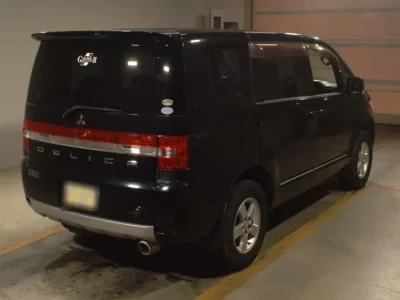 Mitsubishi DELICA D5