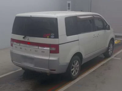 Mitsubishi DELICA D5