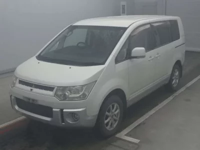 Mitsubishi DELICA D5
