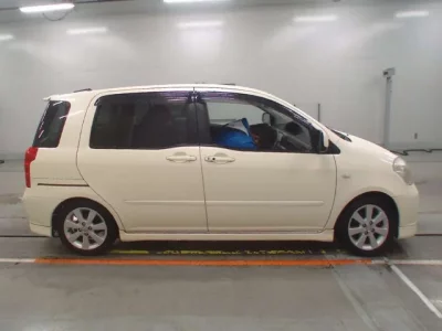 Toyota RAUM