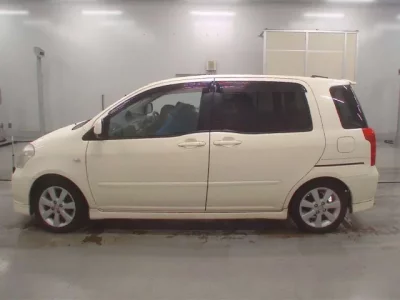 Toyota RAUM