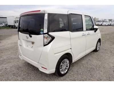 Toyota TANK