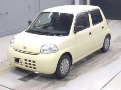 Daihatsu Esse