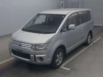 Mitsubishi DELICA D5