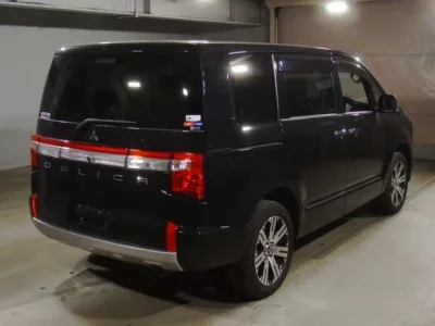 Mitsubishi DELICA D5