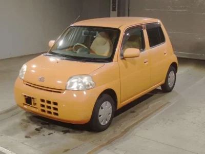Daihatsu Esse