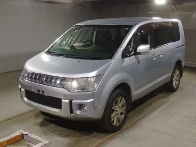 Mitsubishi DELICA D5
