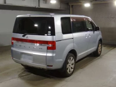 Mitsubishi DELICA D5