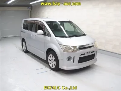 Mitsubishi DELICA D5
