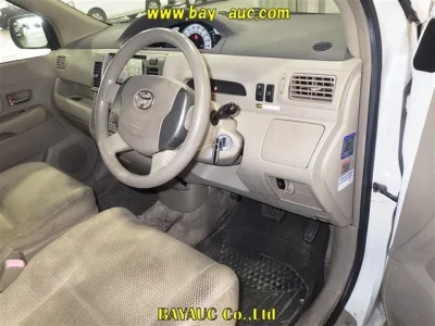 Toyota RAUM