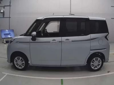 Toyota TANK