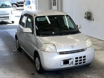 Daihatsu Esse