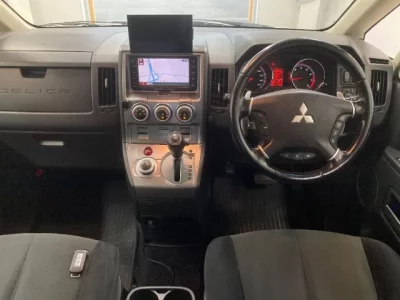 Mitsubishi DELICA D5