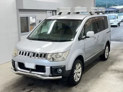 Mitsubishi DELICA D5