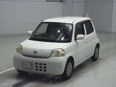 Daihatsu Esse