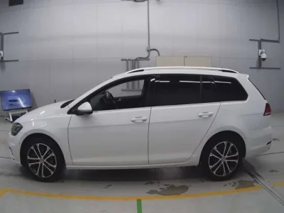 Volkswagen GOLF VARIANT