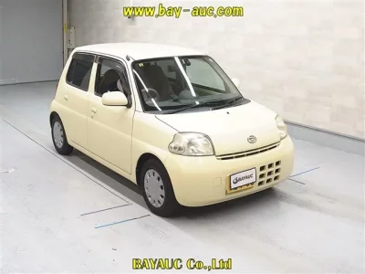 Daihatsu Esse
