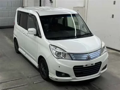 Mitsubishi DELICA D2