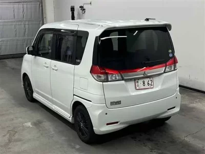Mitsubishi DELICA D2