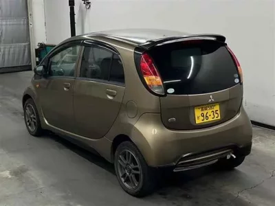 Mitsubishi I