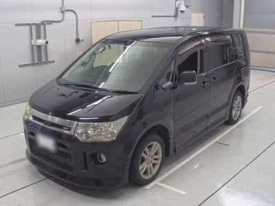Mitsubishi DELICA D5