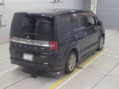 Mitsubishi DELICA D5