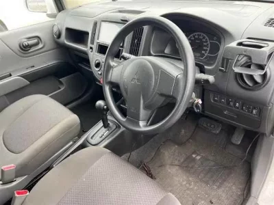 Mitsubishi LANCER VAN