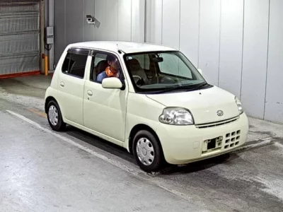 Daihatsu Esse