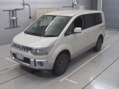 Mitsubishi DELICA D5