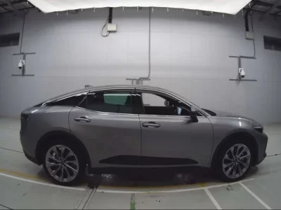 Toyota CROWN CROSSOVER