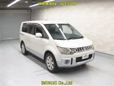 Mitsubishi DELICA D5