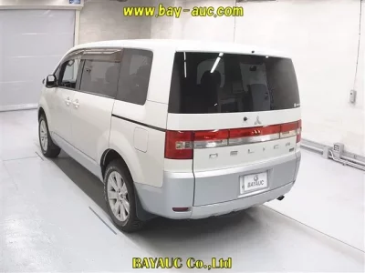 Mitsubishi DELICA D5