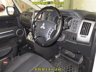 Mitsubishi DELICA D5