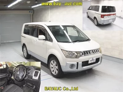 Mitsubishi DELICA D5